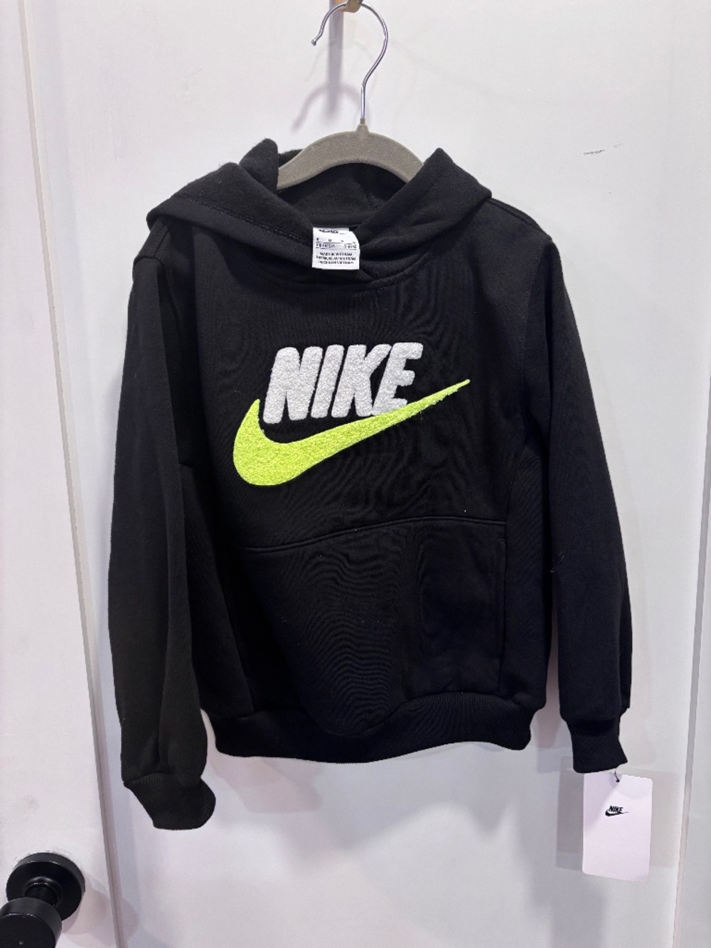 BOY'S NIKE CHECK SWEATSHIRT SIZE 6